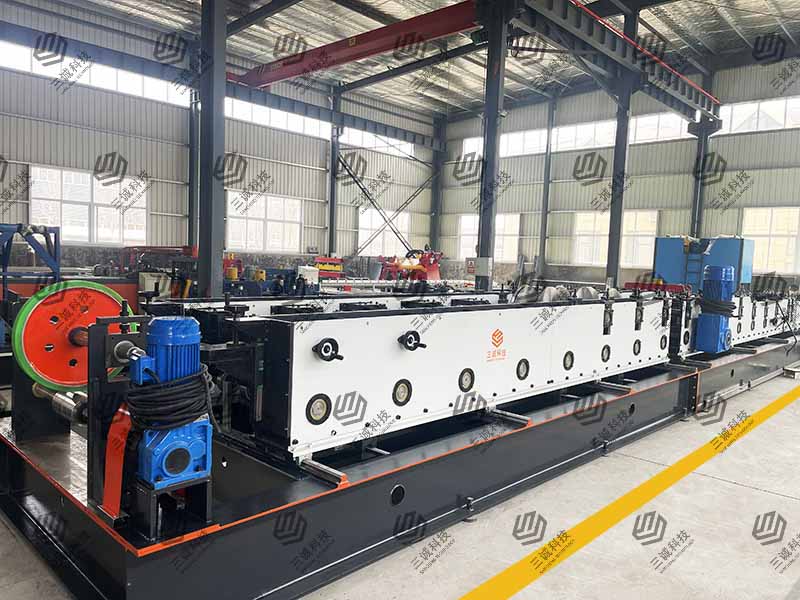 模壓電纜橋架生產線